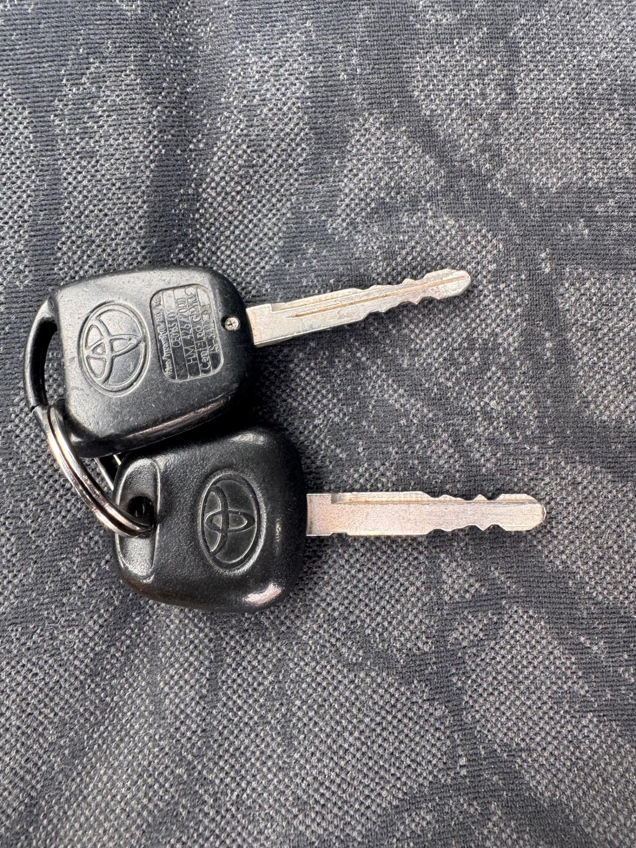 Toyota Yaris 1.0i 16V cat 5 porte Sol