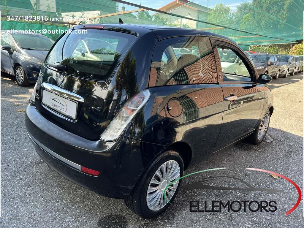 Lancia Ypsilon II 2007 NEOPATENTATI