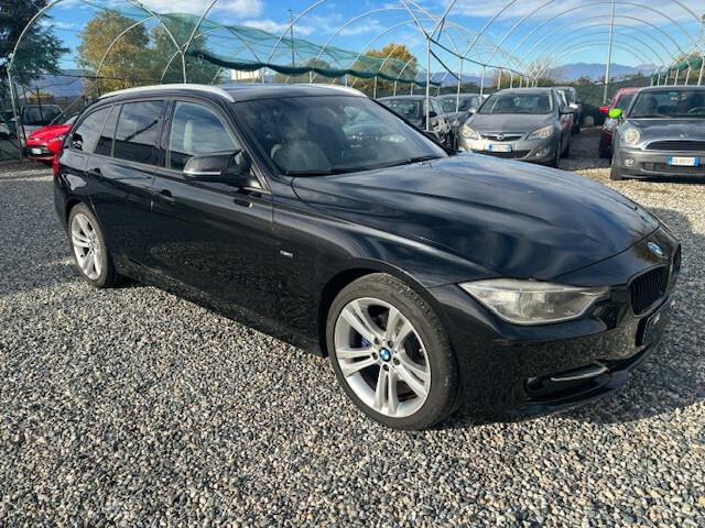 Bmw 320 320d Touring Sport automatica navigatore