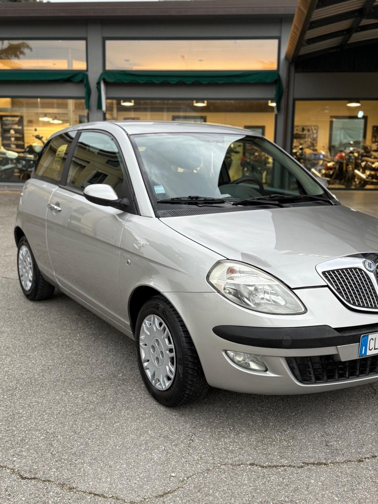 Lancia Ypsilon 1.2 Argento
