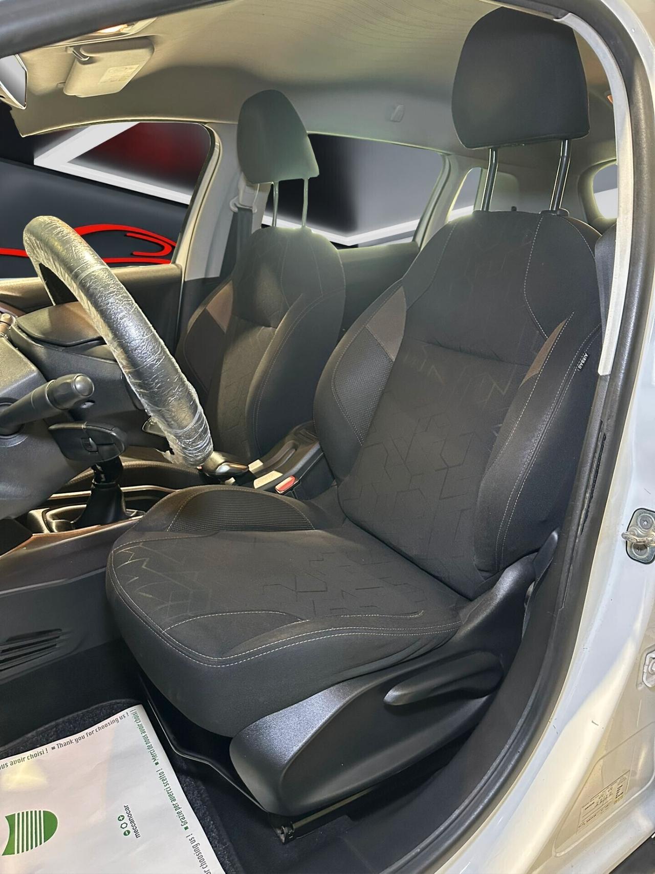 Peugeot 2008 1.6 HDi 92 CV Urban Cross