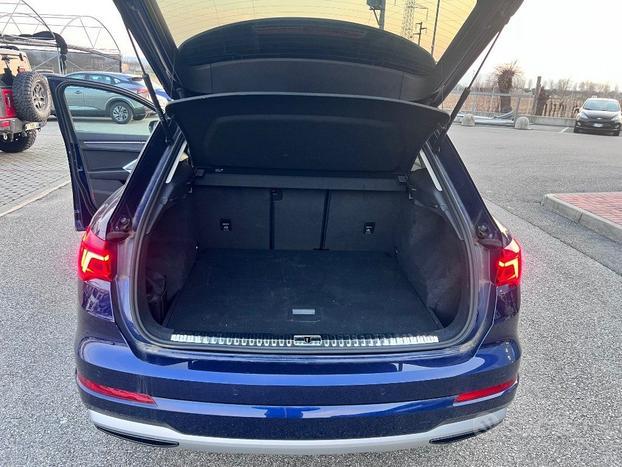 AUDI Q3 35 TDI S tronic Business Advanced