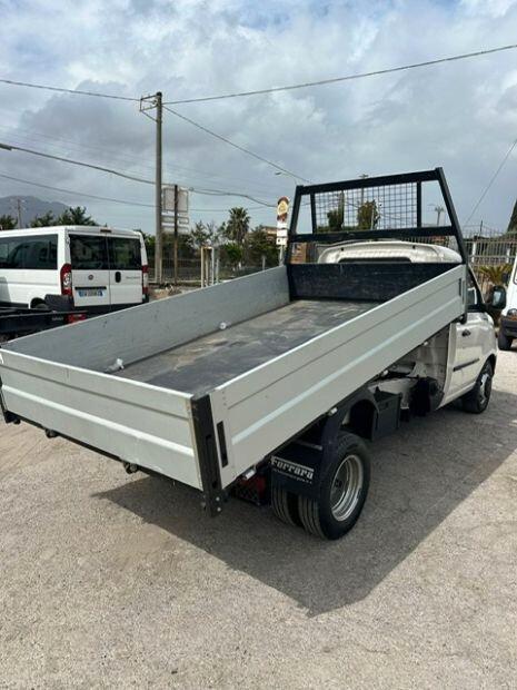 Piaggio Porter con cassone ribaltabile