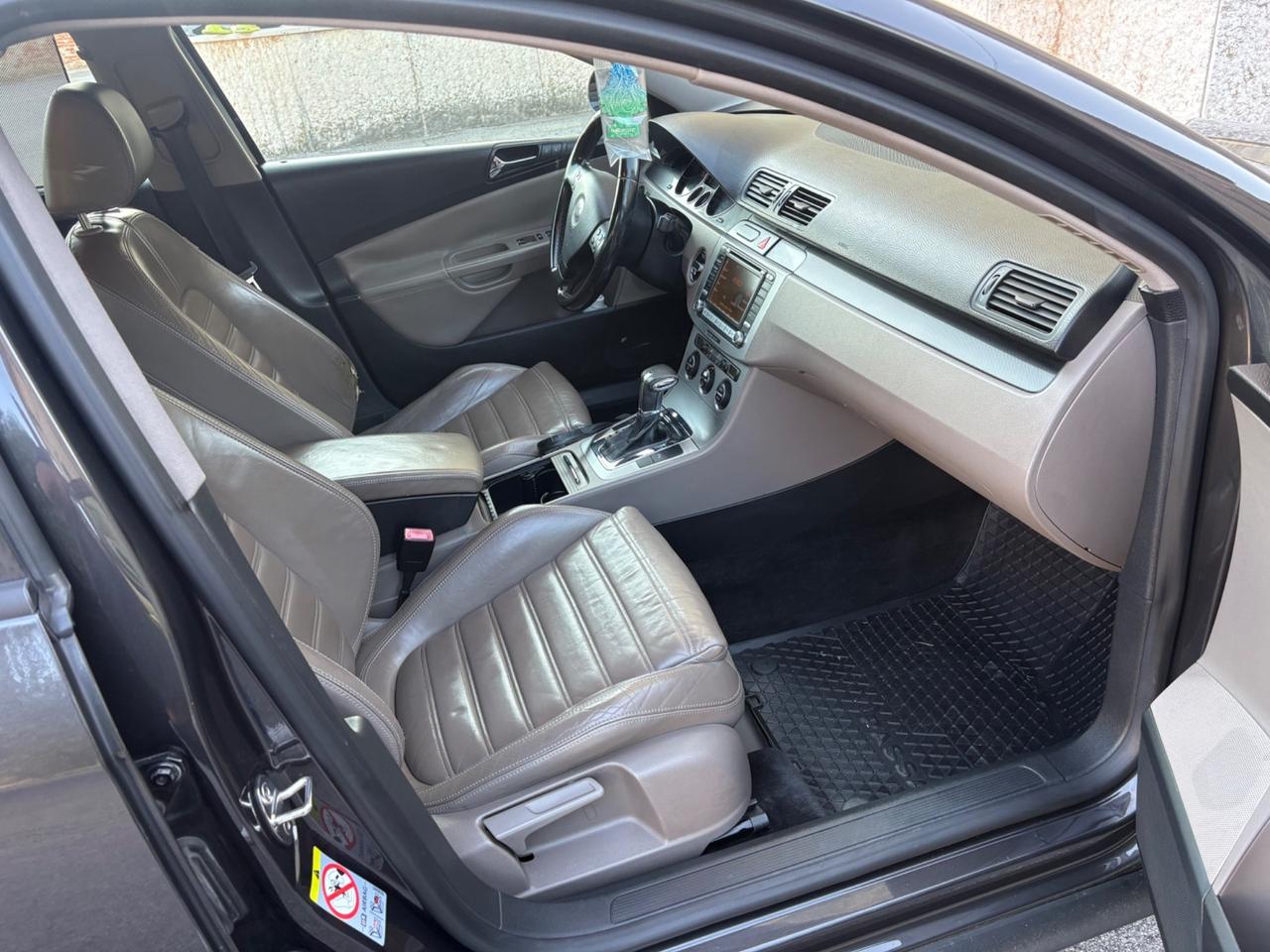Volkswagen Passat 2.0 TDI DSG navi pelle