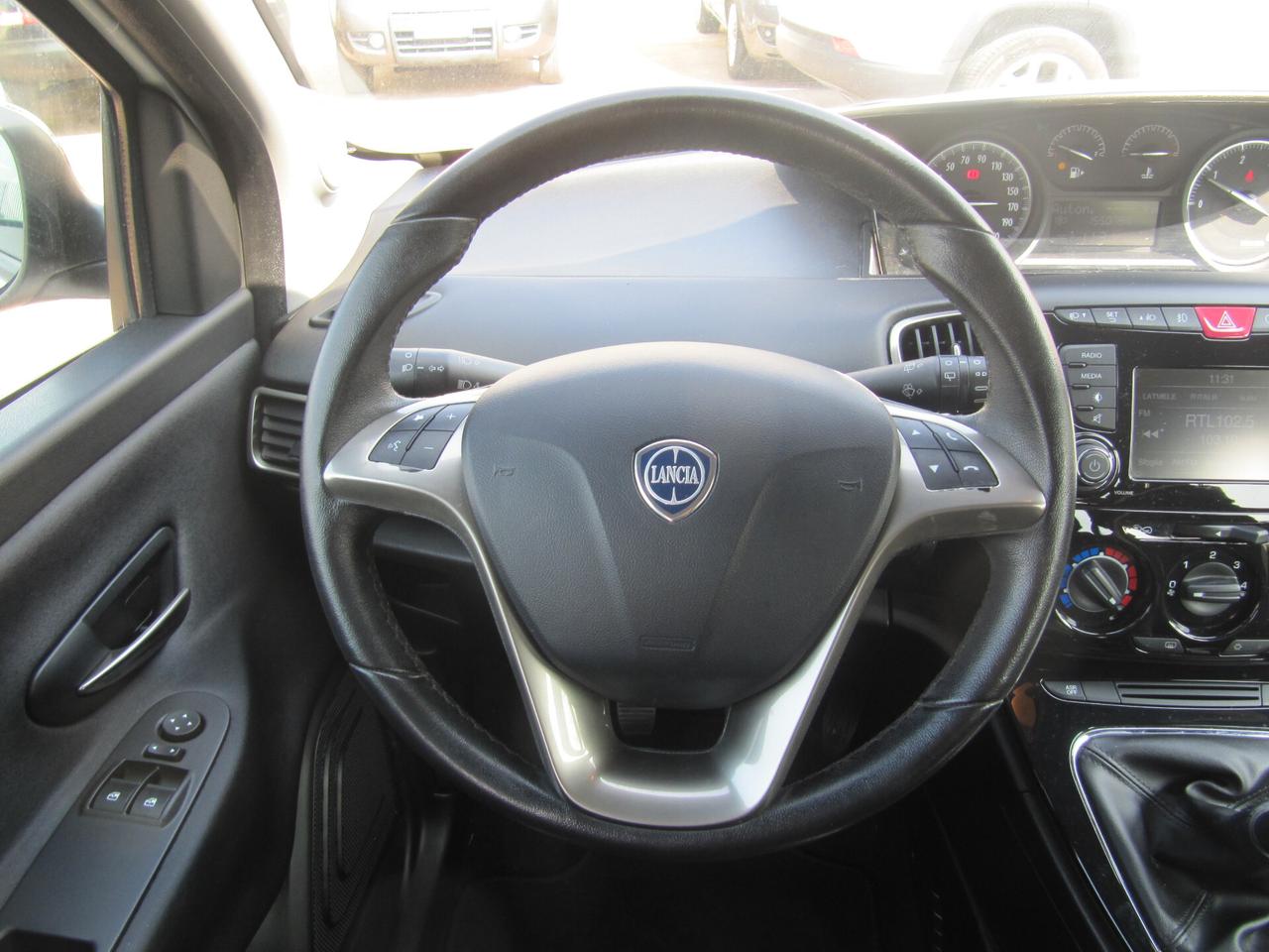 Lancia Ypsilon 1.3 MJT 16V 95 CV 5 porte S&S Silver