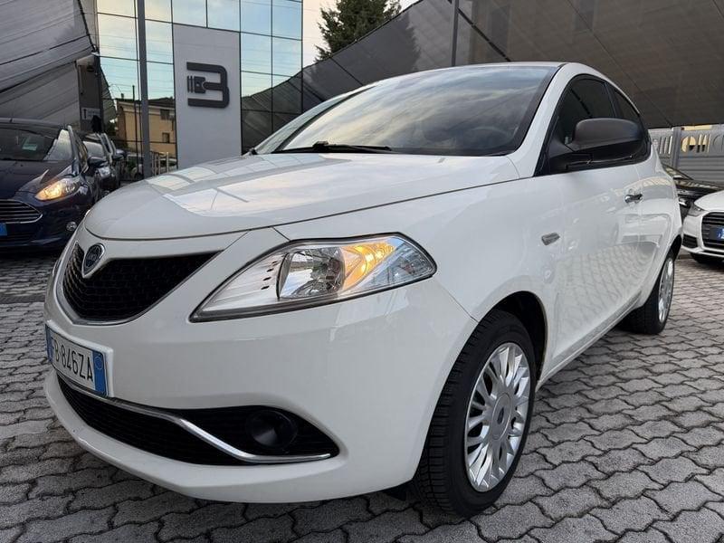 Lancia Ypsilon Ypsilon 1.2 Gold 69cv IDONEA NEOPATENTATI RESTYLING