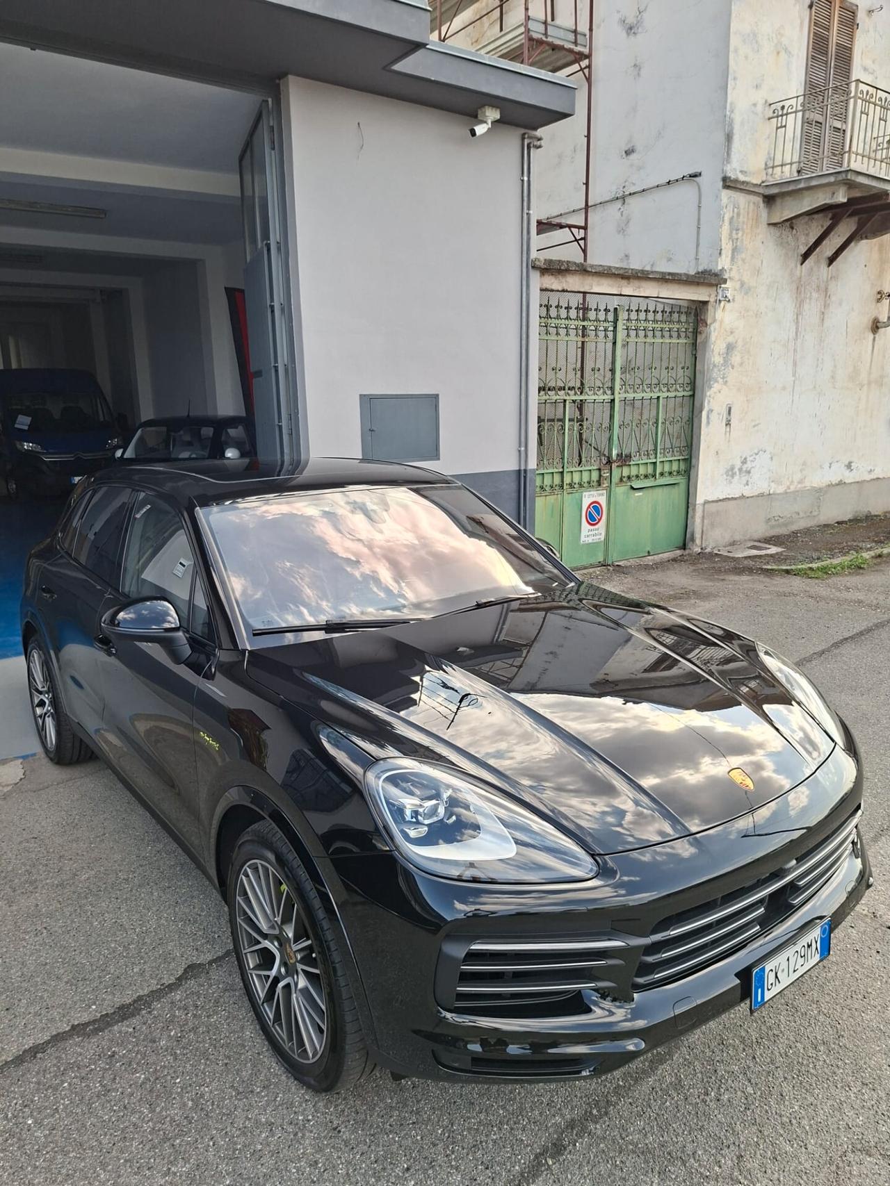Porsche Cayenne 3.0 V6 E-Hybrid Platinum Edition