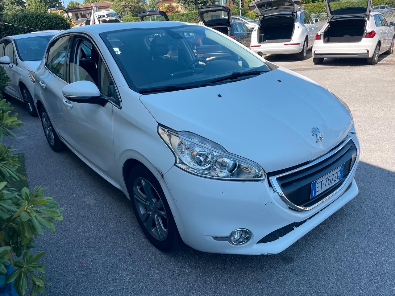 Peugeot 208 PureTech 82 5 porte Allure