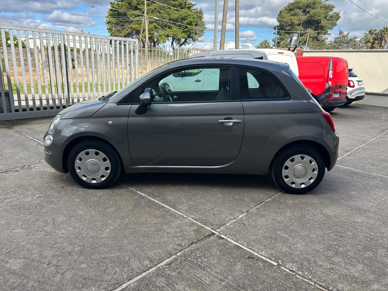 Fiat 500 1.0 Hybrid Red
