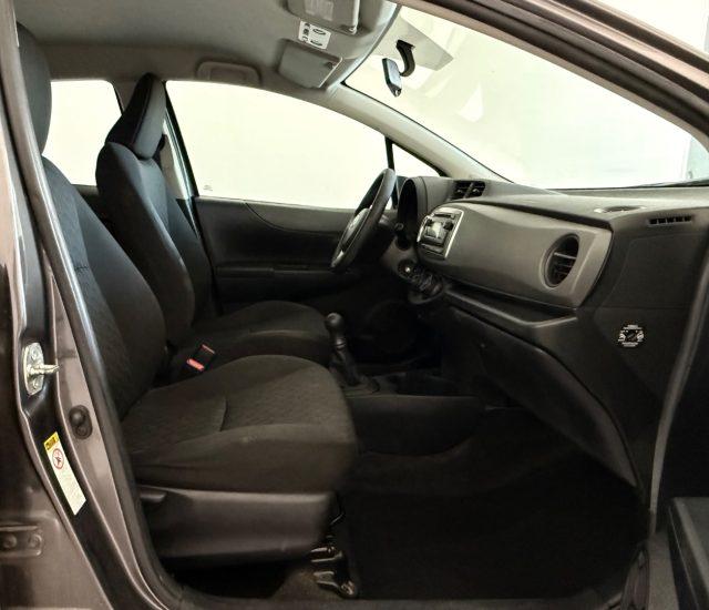 TOYOTA Yaris 1.0 5P Lounge