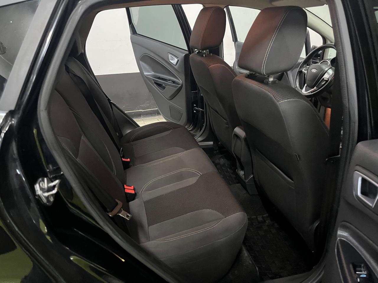 Ford Fiesta gpl titanium nav/led full 12/2016