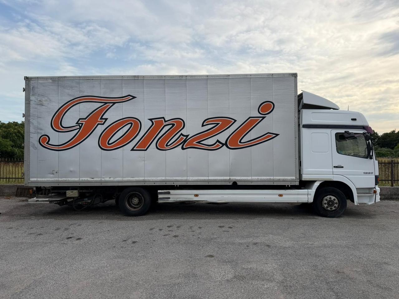 Mercedes Benz atego 6.3 diesel anno 2003