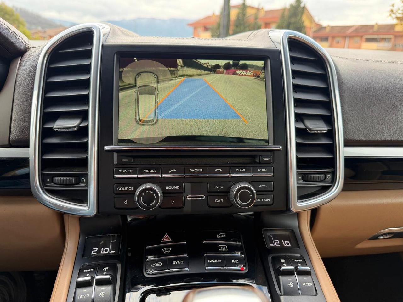 PORSCHE CAYENNE 3.0D/FARI XENO/CERCHI 21/PINZE GIALLE/VETRI PRIV TAG. CERT/PORT ELETTRICO/TELC.POST !!