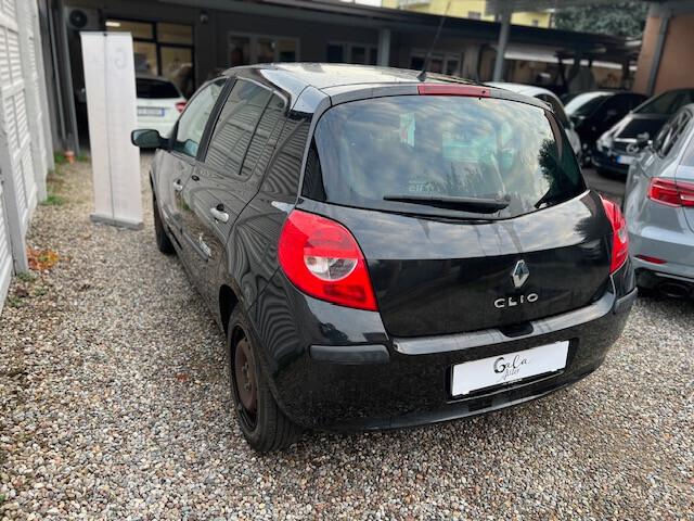 Renault Clio Storia 1.2 16V 5 porte GPL Dynamique