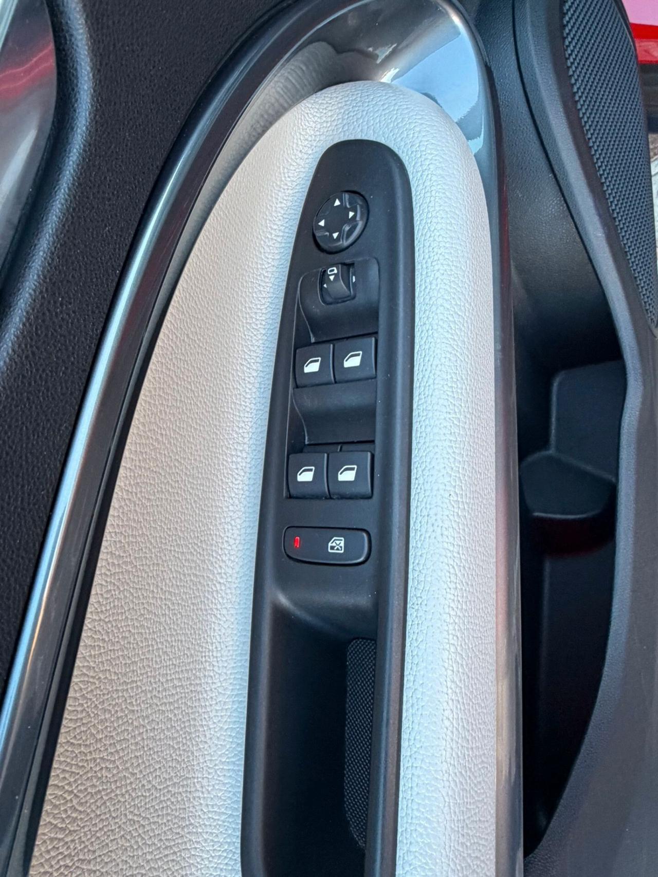 Fiat 600 Hybrid 100 CV DCT MHEV La Prima