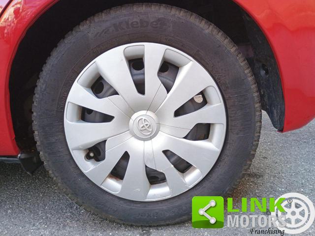 TOYOTA Yaris 1.0 5 porte Active 51 kw NEOPATENTATI