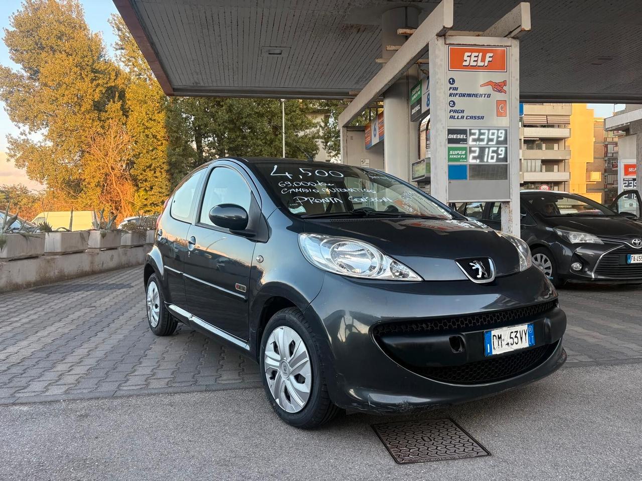 Peugeot 107 1.0 68CV 5p. Sweet Years 2Tronic