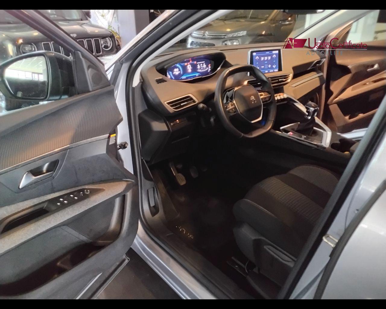 PEUGEOT 3008 BlueHDi 130 S&S Active Pack