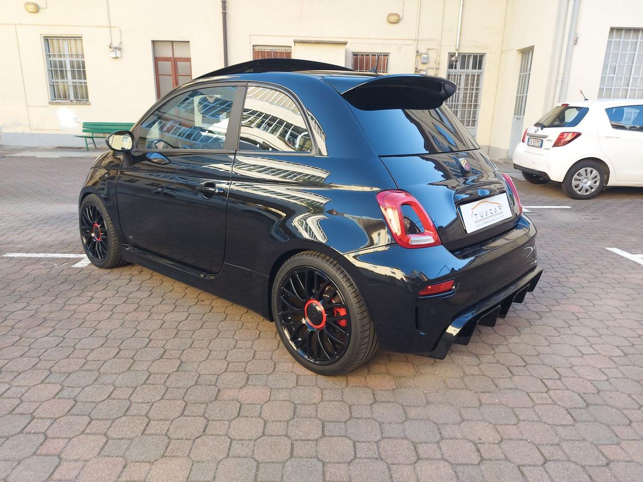 Abarth 595 1.4 T-Jet Yamaha Factory Racing