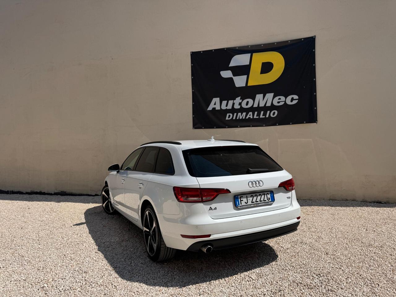 Audi A4 Avant 2.0 TDI 122 CV S tronic S line edition
