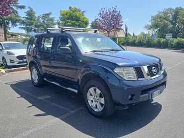 Nissan Pathfinder 2.5 dCi SE