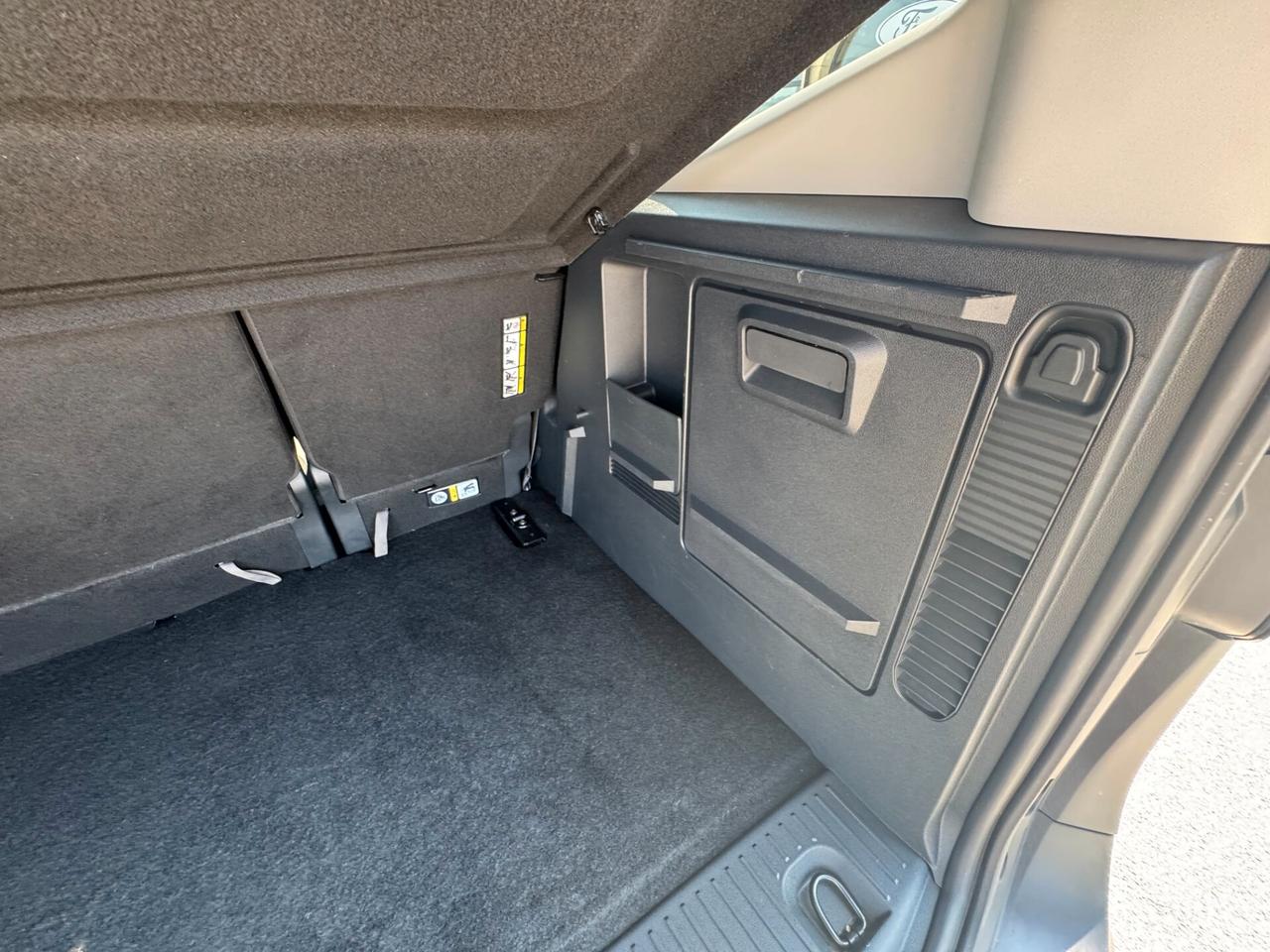 Ford Tourneo Courier Tit. 1.0 EcoB. 125CV 5p. - N1 Autocarro