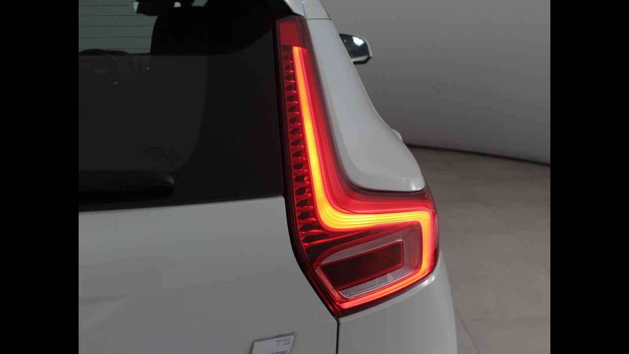 VOLVO XC40 - XC40 1.5 t5 phev Inscription Expression auto my21
