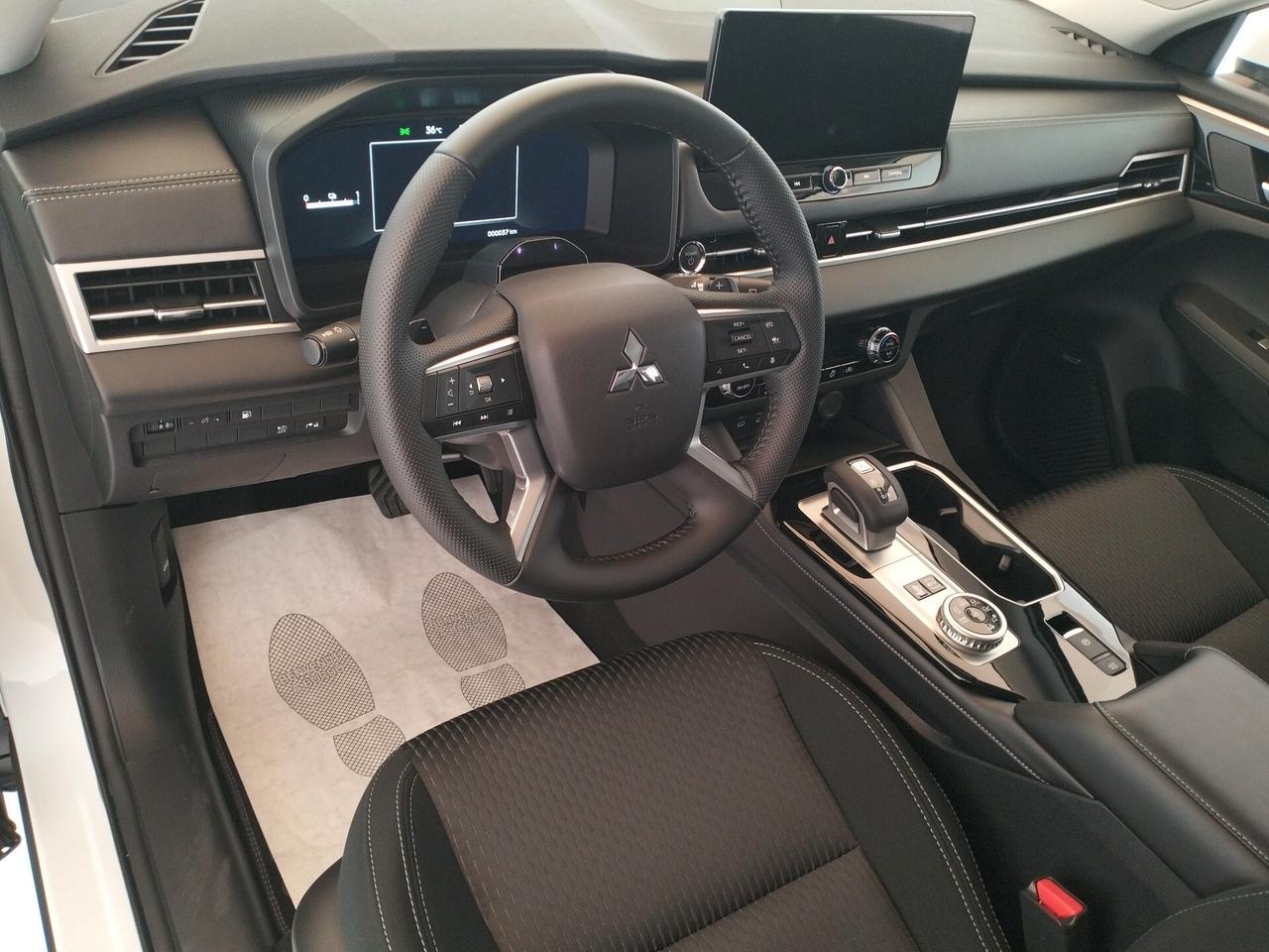 Mitsubishi Outlander DISPONIBILE IN VARIE COLORAZIONI E ALLESTIMENTI - CONCESSIONARIO UFFICIALE