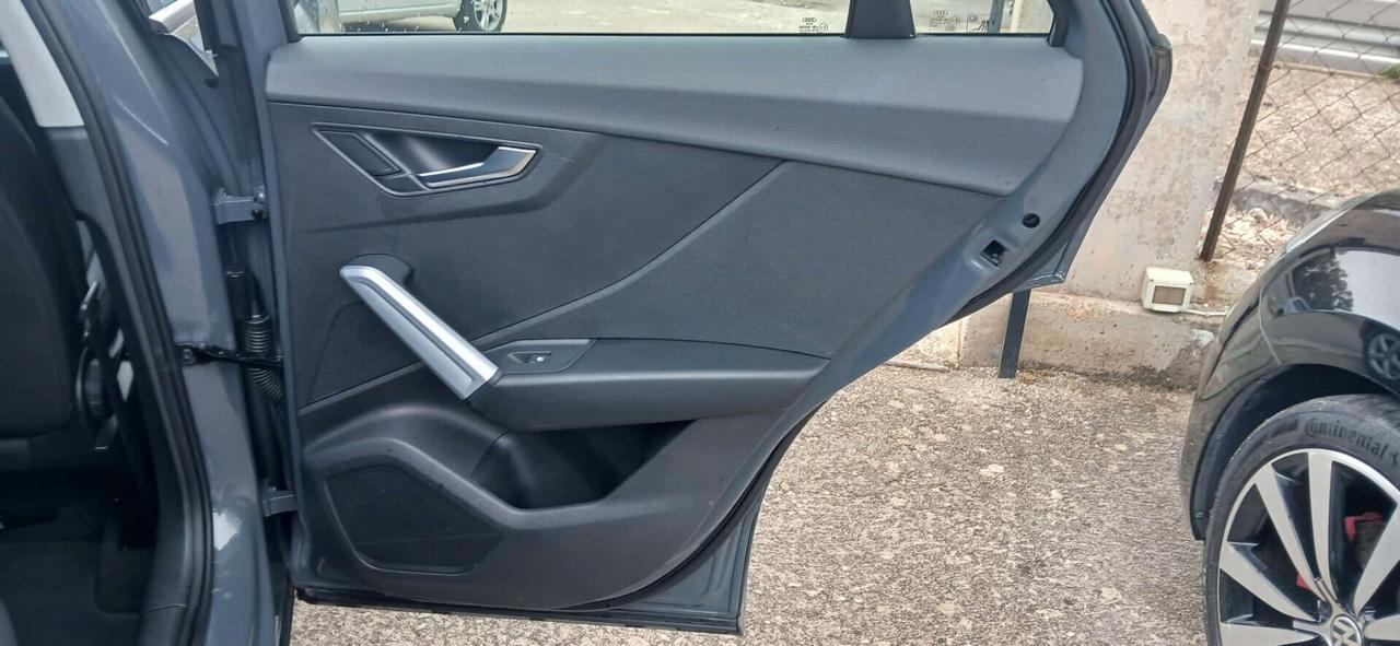 Audi Q2 35 2.0 TDI 150cv Stronic Identity Black - 2020