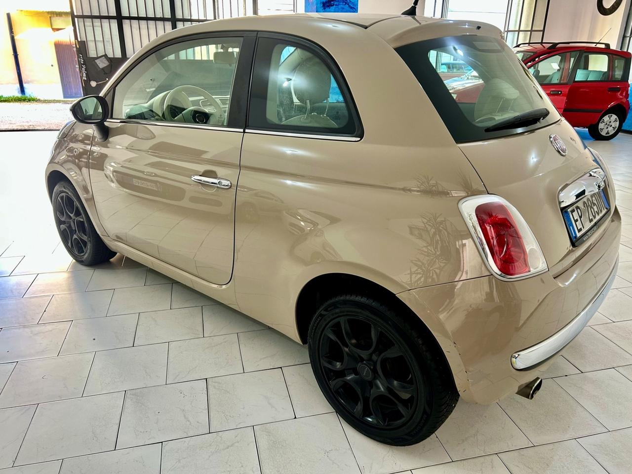 Fiat 500 1.2 by Gucci color therapy edition