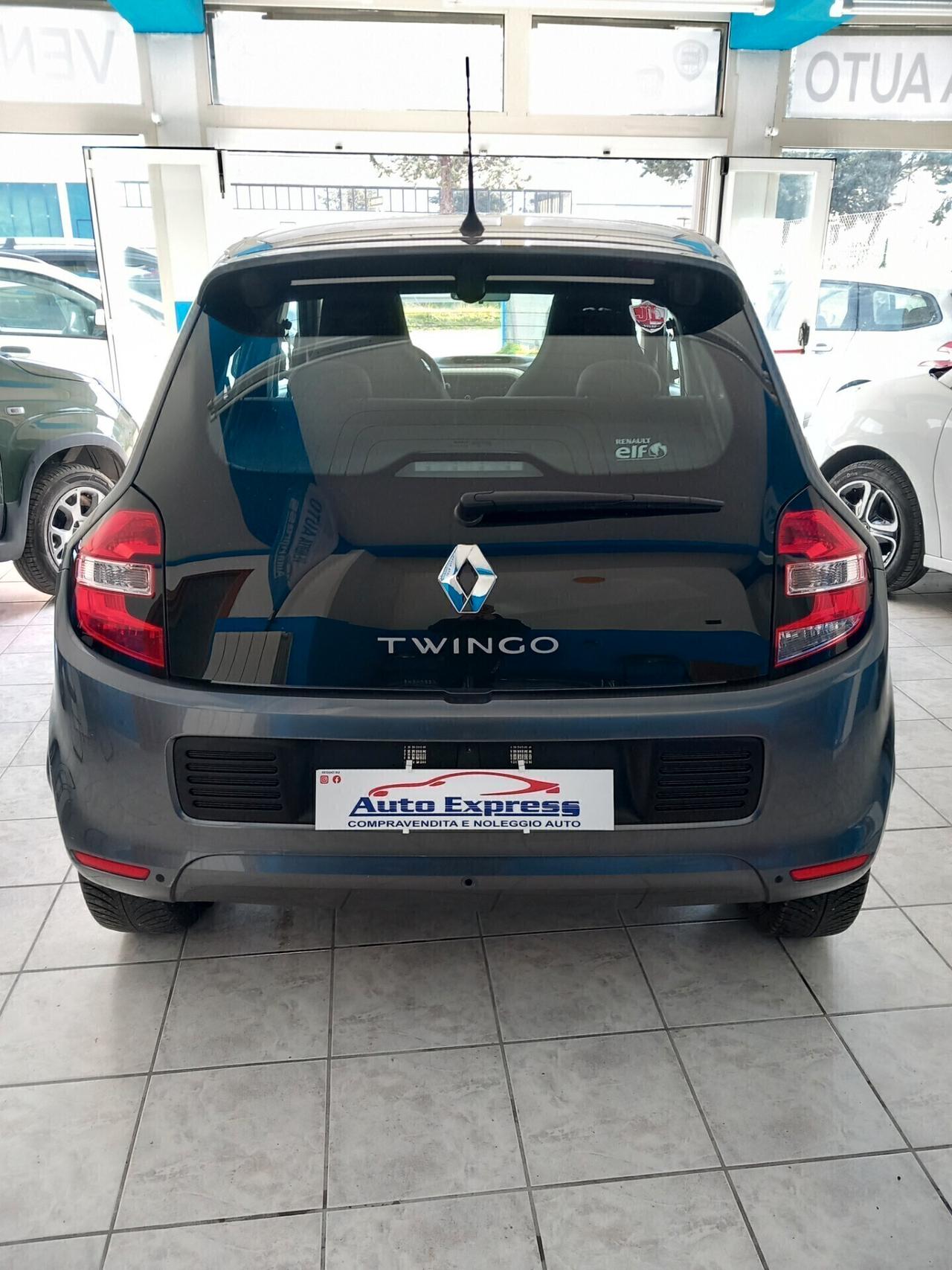 Renault Twingo anno 2017 automatica 1.0 benzina 23 mila km