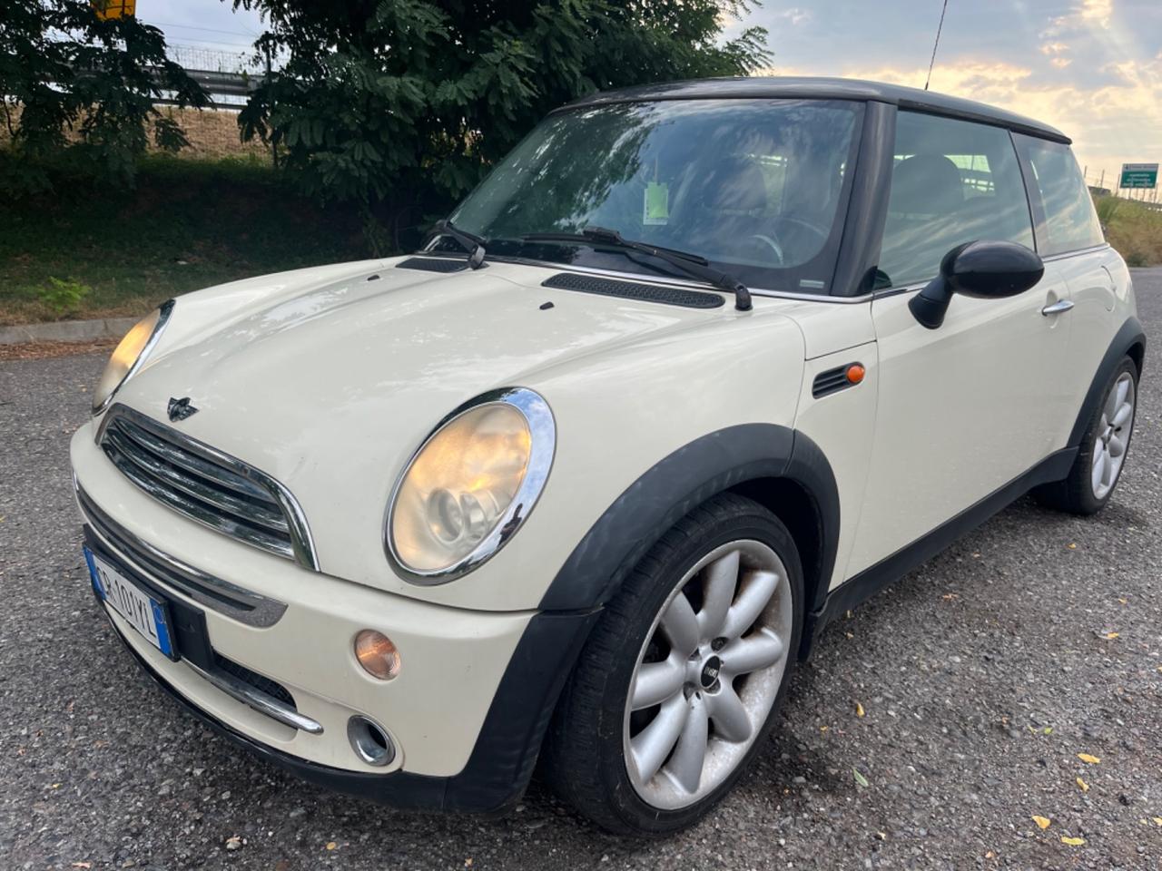 Mini Mini 1.6 16V Cooper 2004 mangia acqua