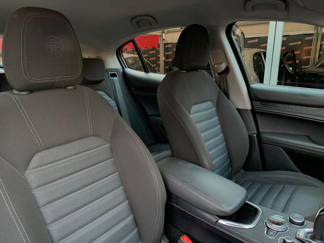 Alfa Romeo Stelvio 2.2 Turbodiesel 160 CV AT8 RWD Business