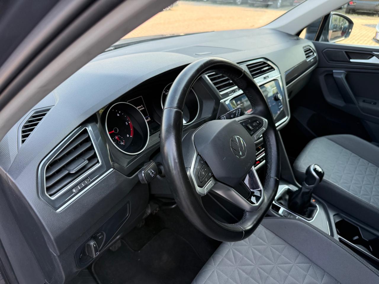 Volkswagen Tiguan 2.0 TDI SCR Life OK NEOPATENTATI in arrivo