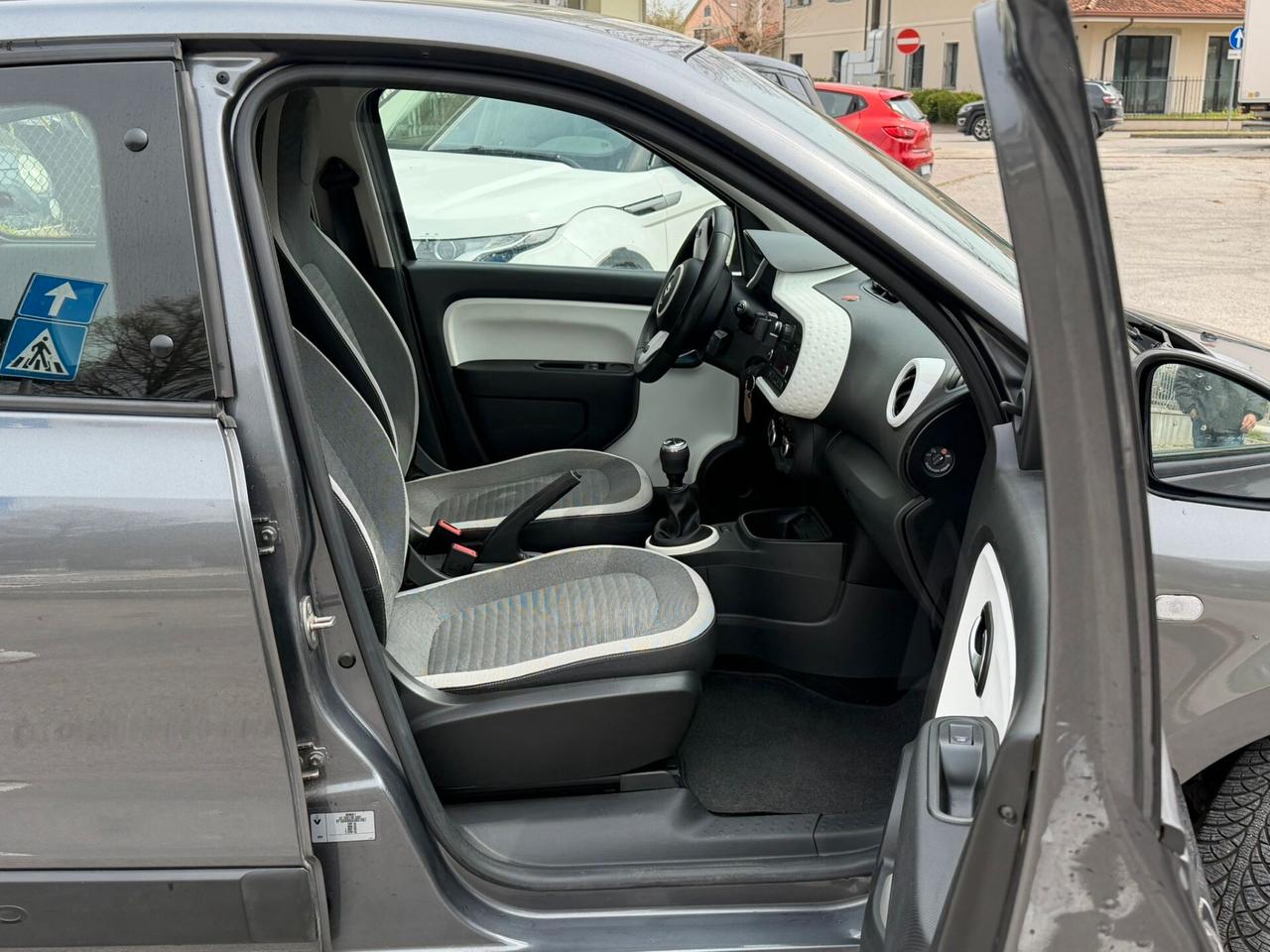 Renault Twingo SCe 65 CV Equilibre La Parisienne