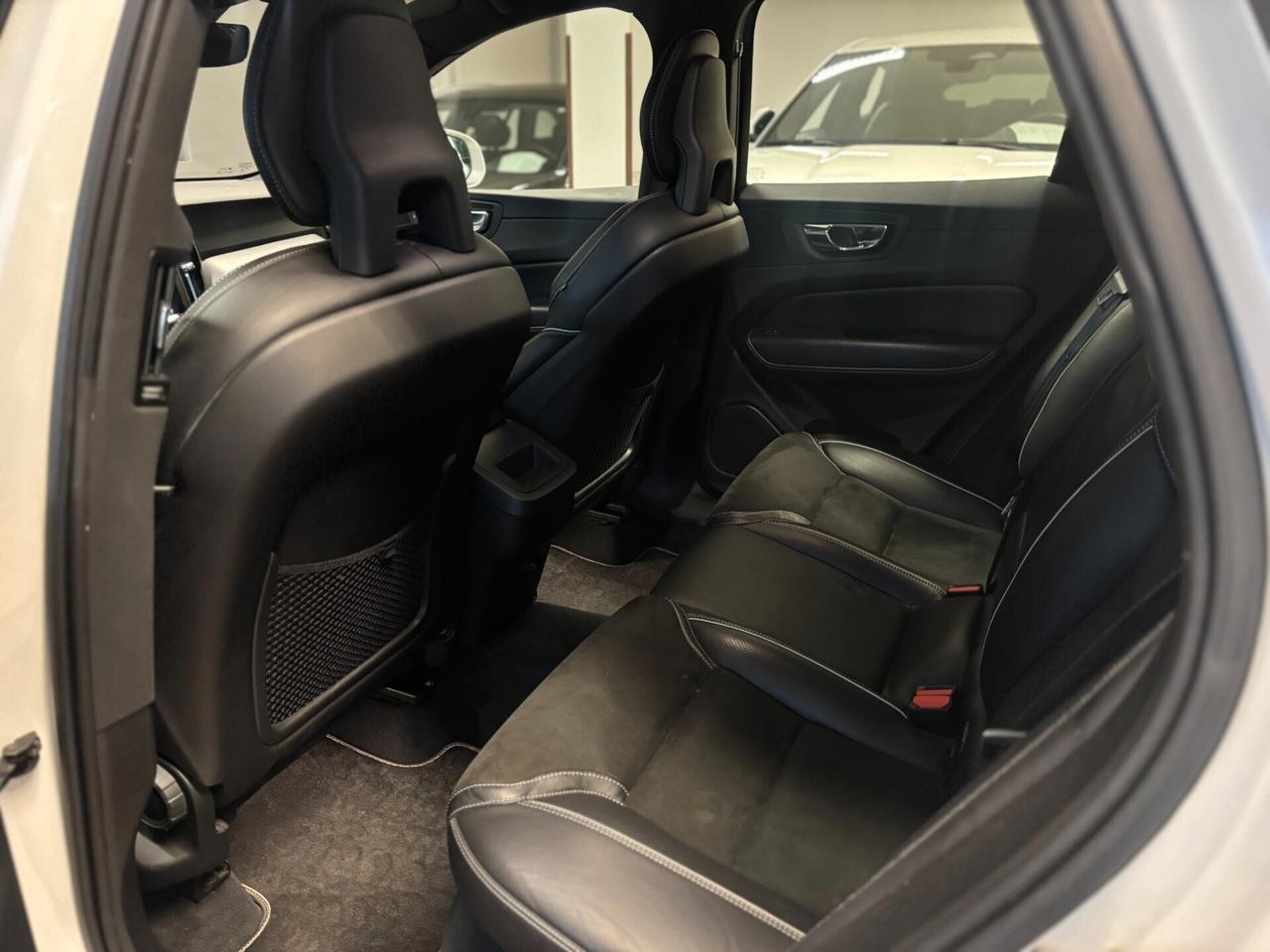Volvo XC60 2.0 D4 R-design TAGLIANDI CERTIFICATI