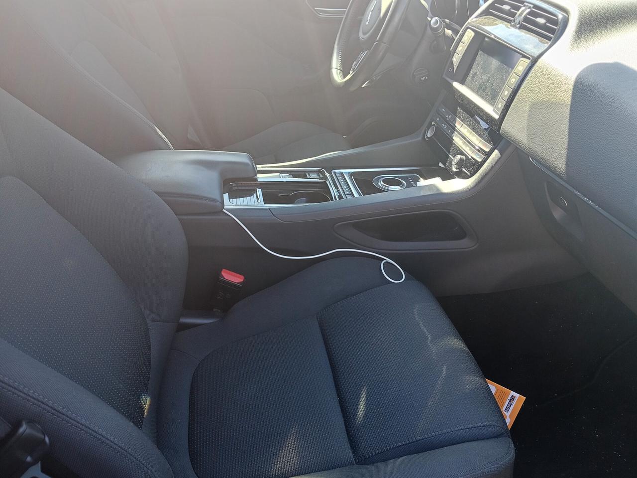 Jaguar F-Pace 2.0 D 180 CV aut. Pure