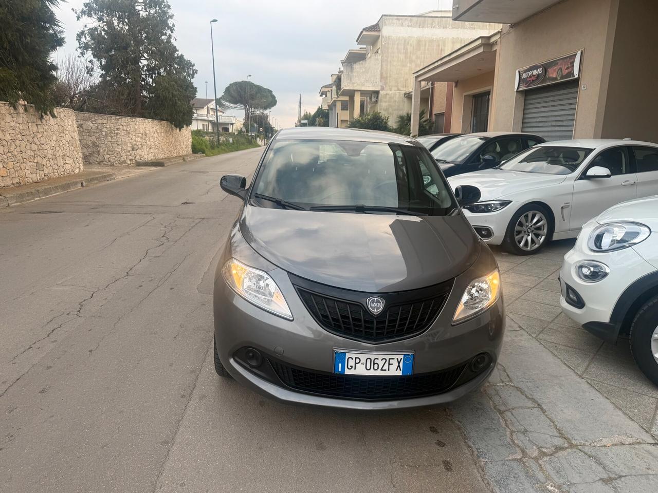 Lancia Ypsilon 1.0 FireFly 5 porte S&S Hybrid Silver Plus