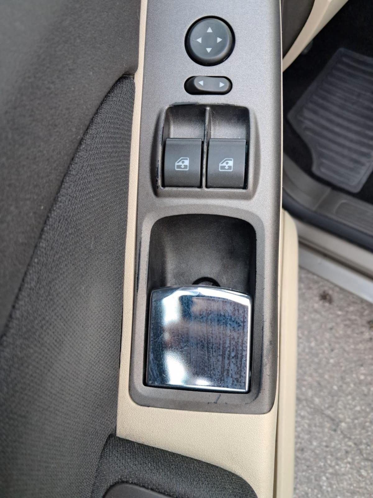 Lancia MUSA 1.4 16V Platino Plus neopatentati