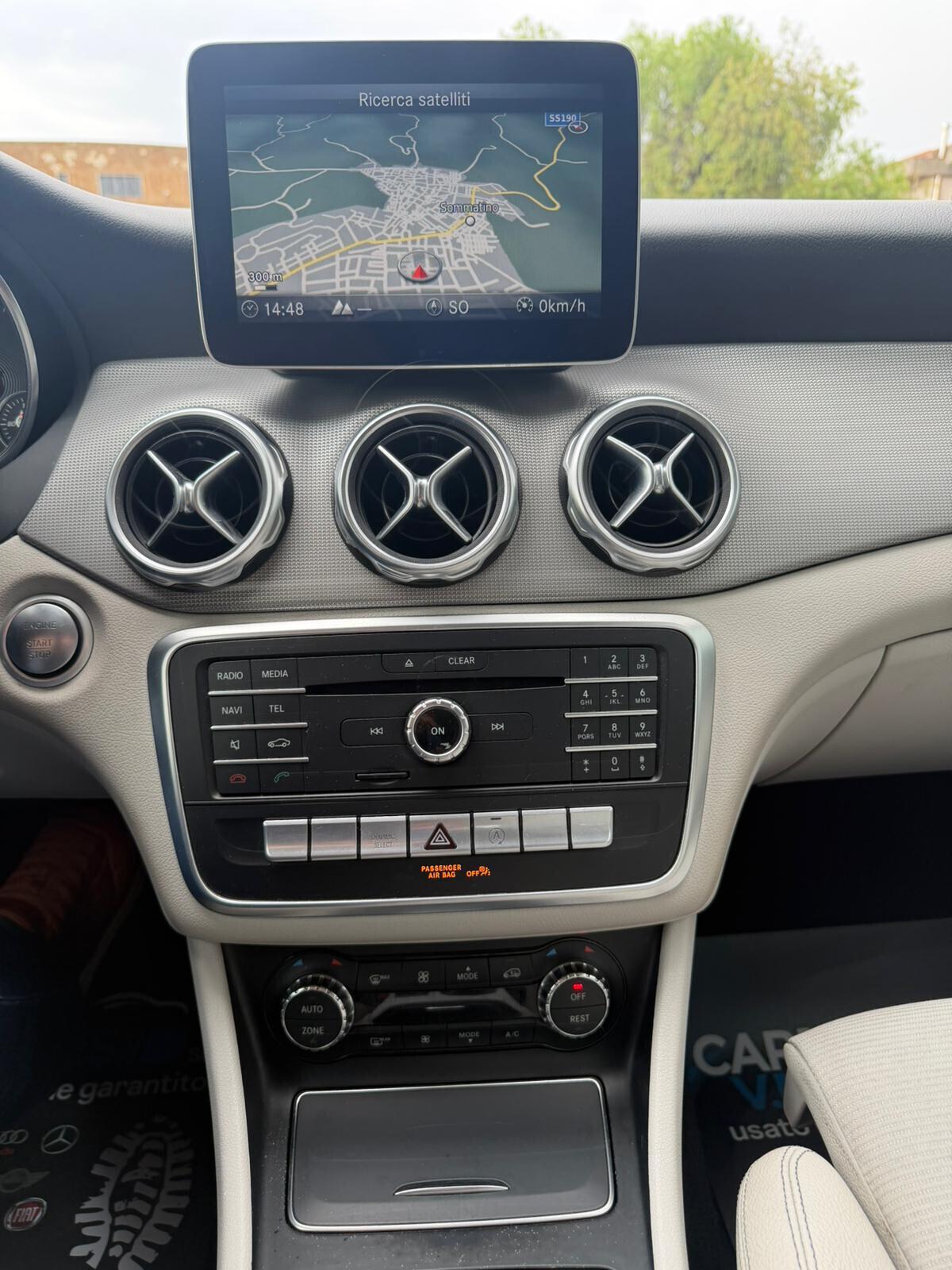 Mercedes-benz GLA 200 d SPORT CERCHI 19
