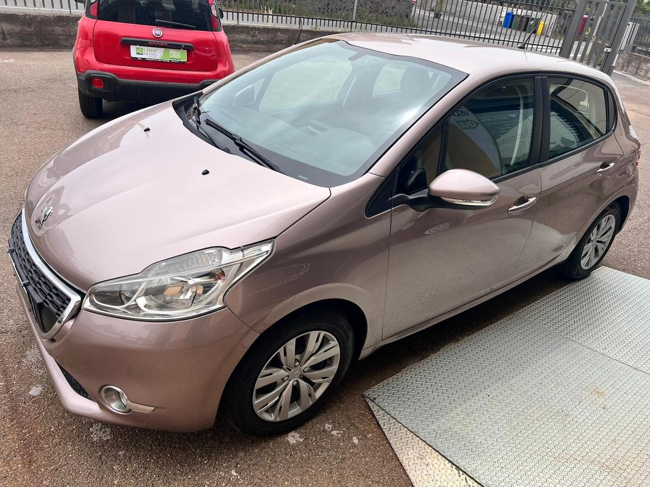 Peugeot 208 1.4 HDi 68 CV 5 porte Access