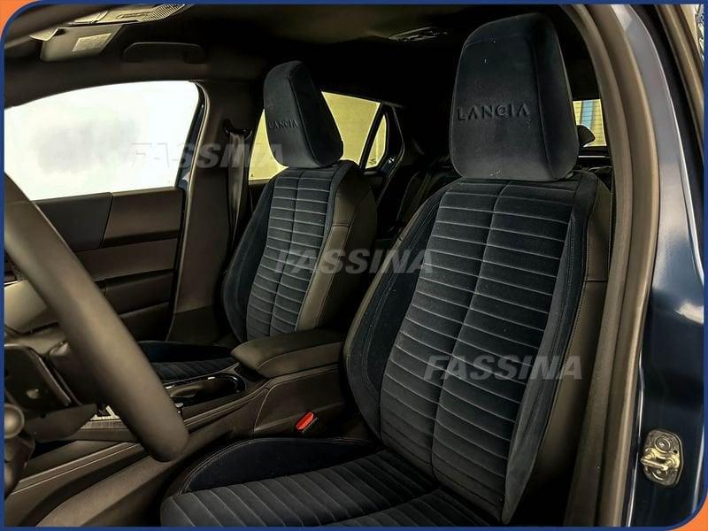 Lancia Ypsilon Ibrida Ibrida Edizione Cassina e-DCT