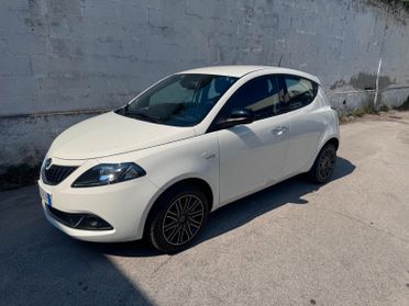 Lancia Ypsilon 1.0 FireFly 5 porte S&S Hybrid Gold