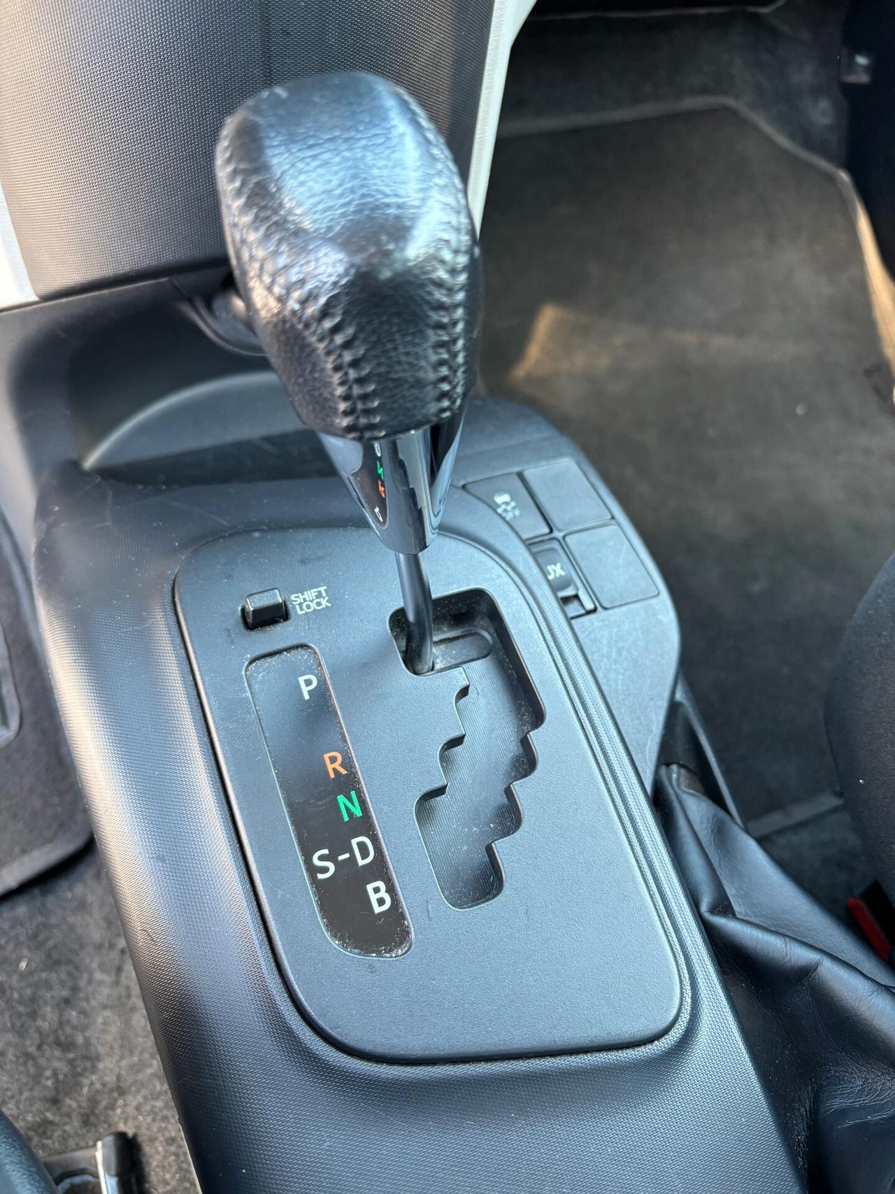 Toyota iQ 1.0 CVT Lounge AUTOMATICA SENSORI PARK EURO 5