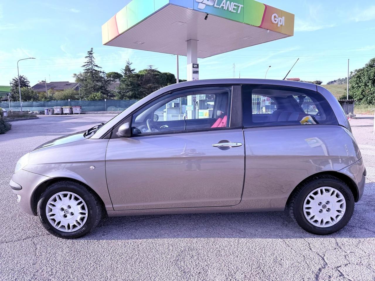 Lancia Ypsilon 1.2 16V Argento Ok neopatentati