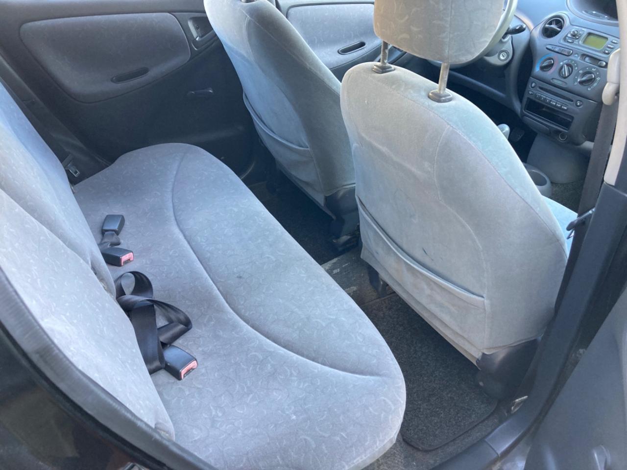 TOYOTA YARIS (5 PORTE) PROPRIETARIO UNICO