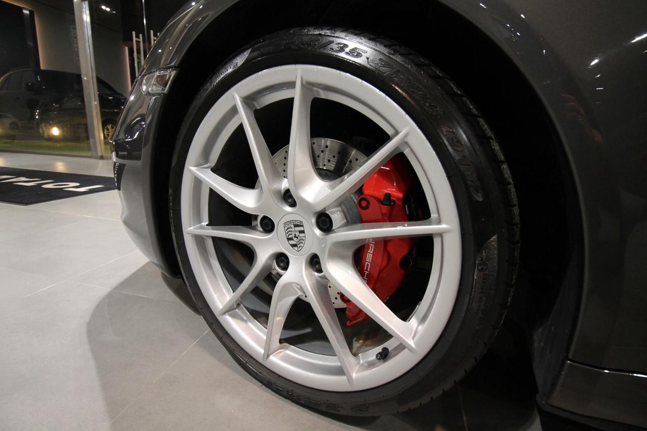 PORSCHE 911 CARRERA 4S