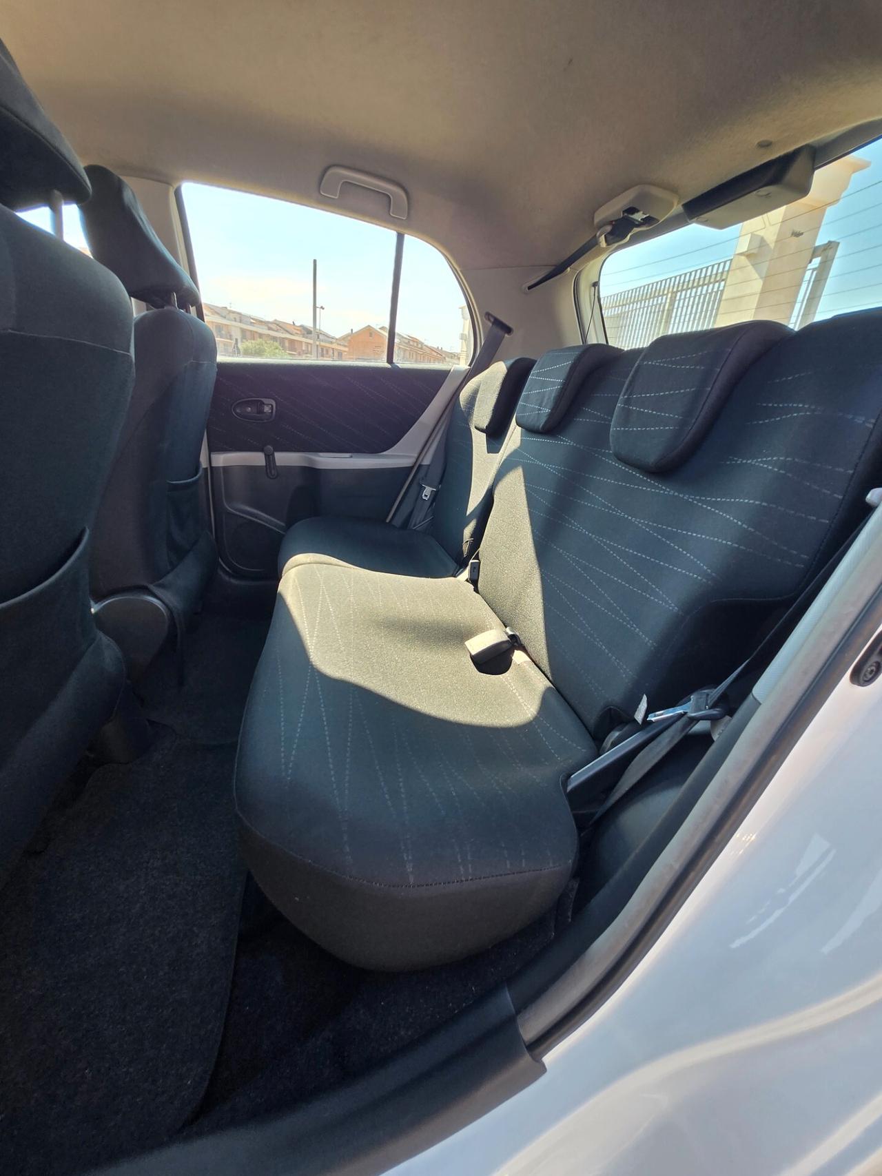 Toyota Yaris 1.0 5 porte Sol