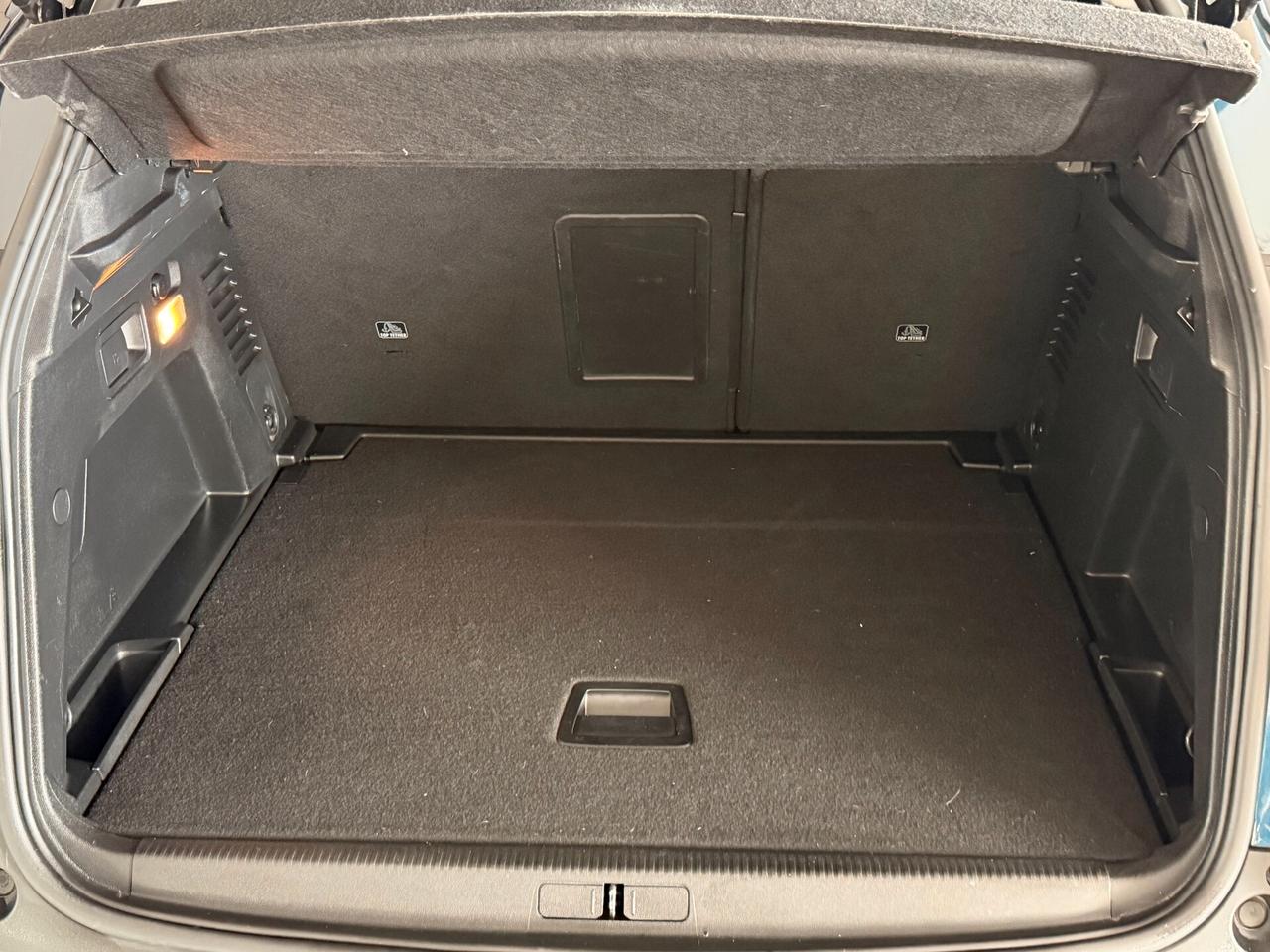 Peugeot 3008 1.5 BLUEHDI 130 cv. ALLURE (Nav)