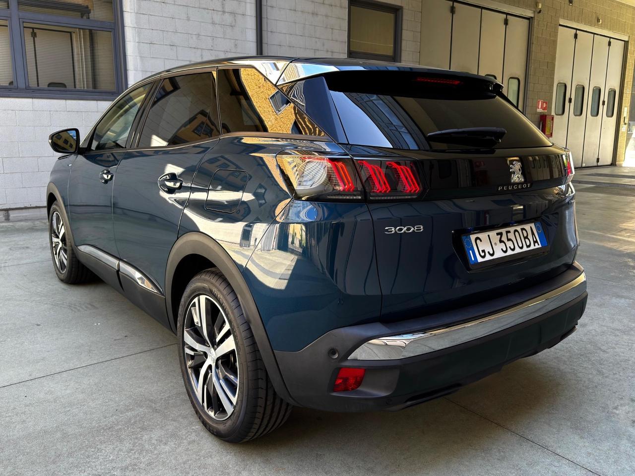 Peugeot 3008 Hybrid 225 e-EAT8 Allure